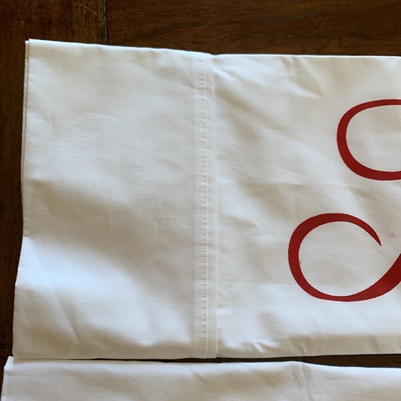 Mr. Claus 🎅 Mrs. Claus King pillowcases ❤️ - Picture 3 of 5